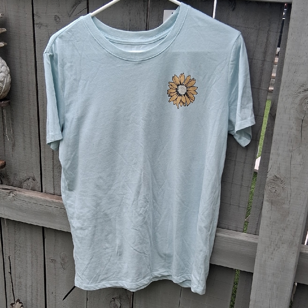 Zoe + Liv Light Gray Knit Top
